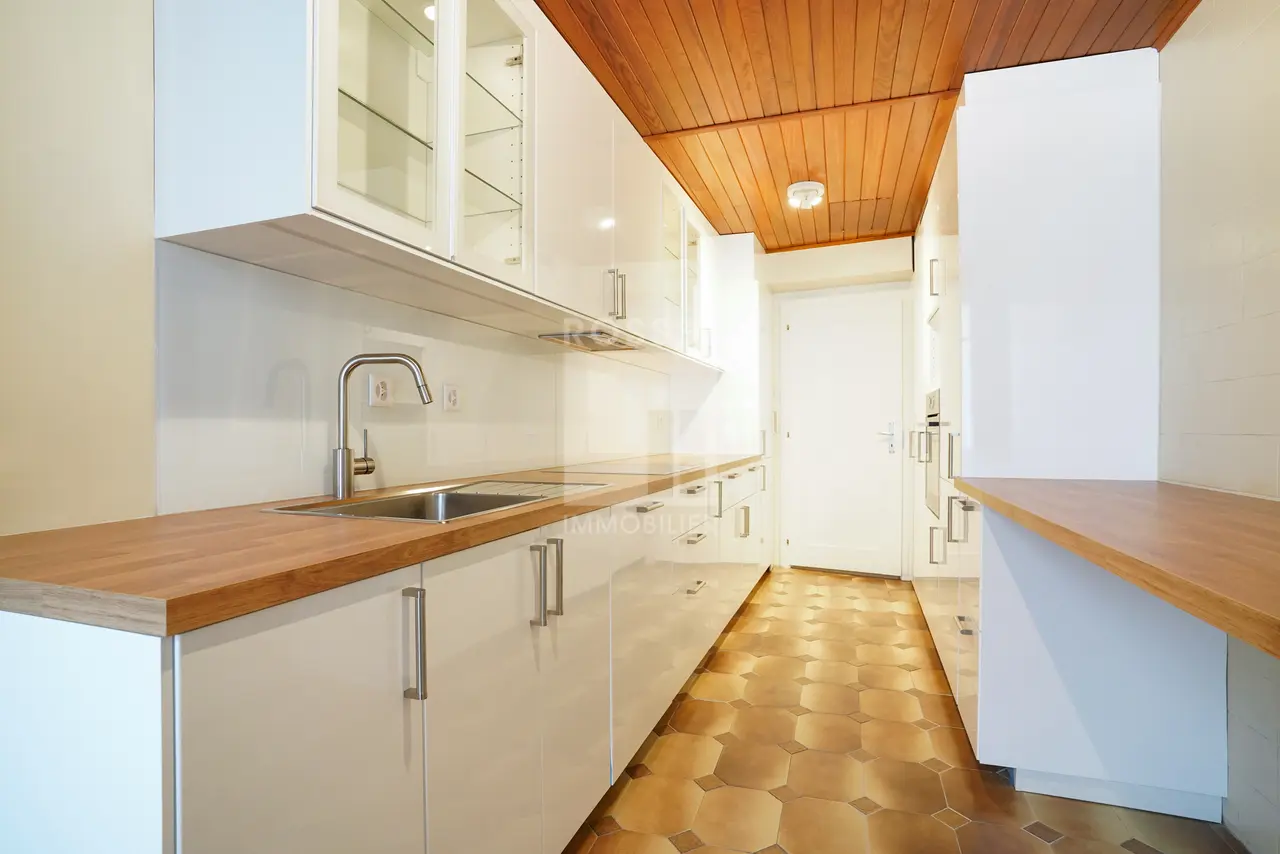 centre, GE - Image 2