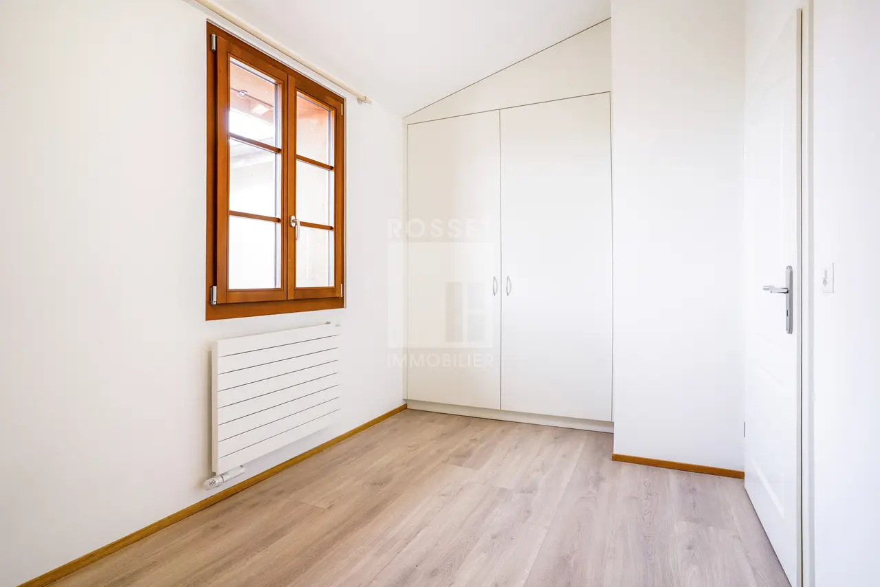 centre, GE - Image 7