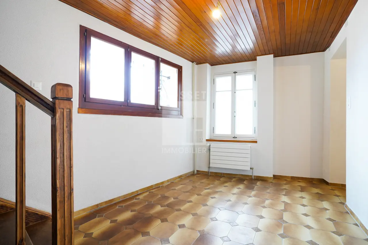 centre, GE - Image 10