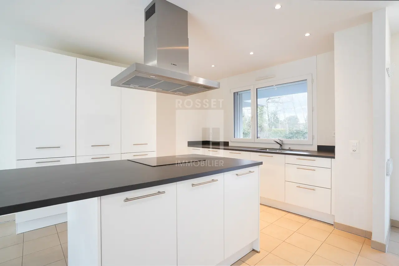 Centre, GE - Image 2