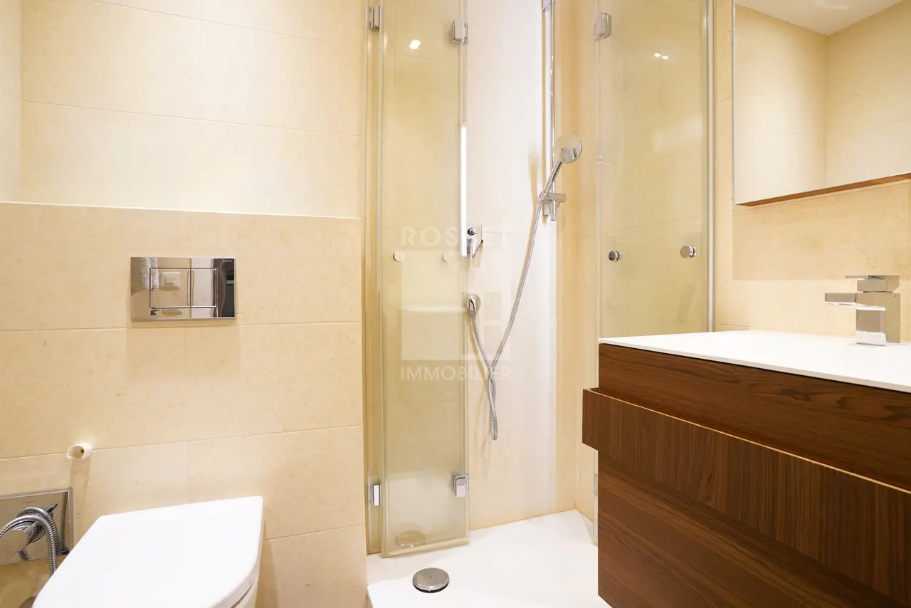 Centre, GE - Image 8