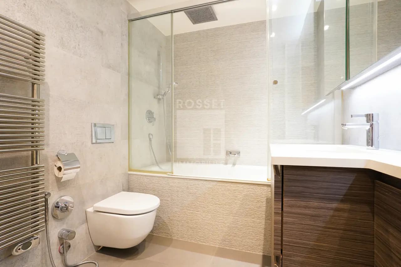 Centre, GE - Image 9